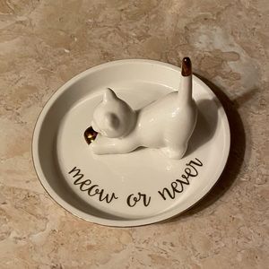 Meow or Never Cat & Yarn trinket dish & ring holder